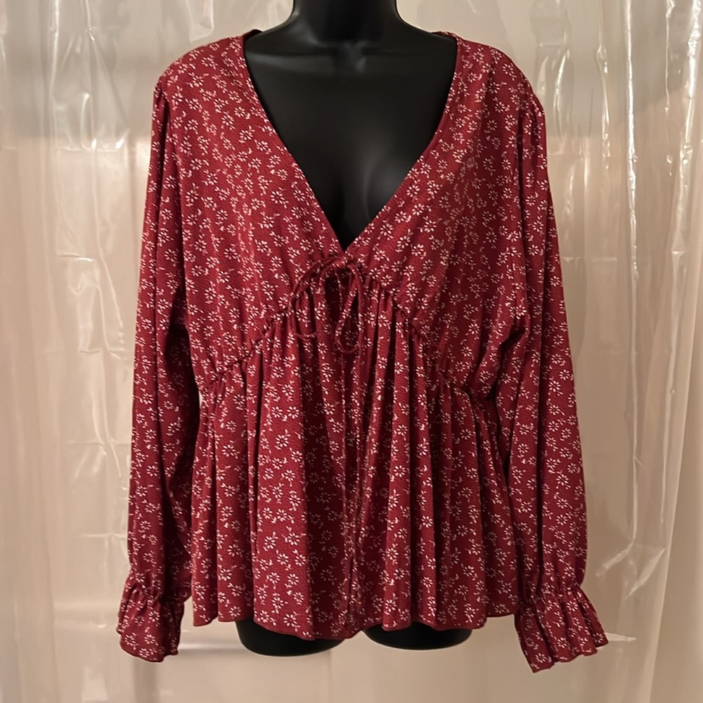 🔴 CLEARANCE SHEIN CURVE 💋 DARK RED & WHITE FLORAL GATHERED WAIST BLOUSE TOP 2X - Picture 1 of 10